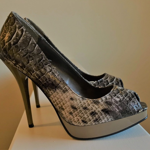 Steve Madden Snake Skin 4.5" Heel Peep-Toe - Picture 5 of 8